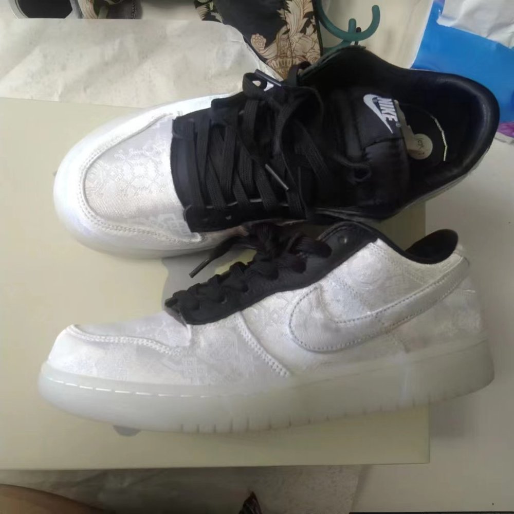 NIKE DUNK LOW - Picture 4 of 4